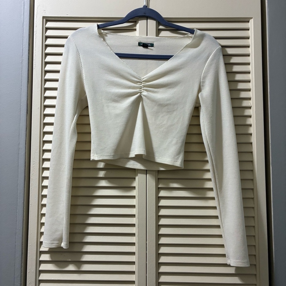 Wild Fable Cream Ruched Long Sleeve Top